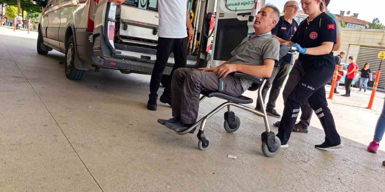 Bursa’da kamyon ile kamyonet çarpıştı: 2 yaralı