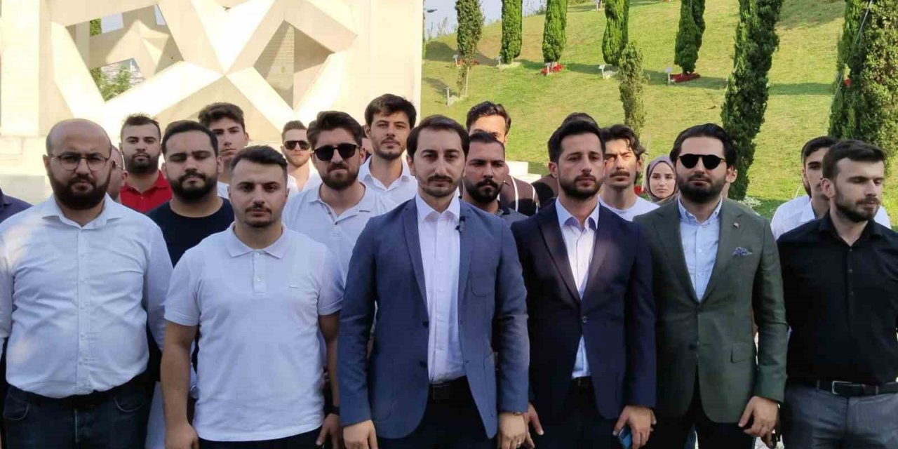 İstanbul AK Gençlik’ten 15 Temmuz Şehitlerini Anma Programı