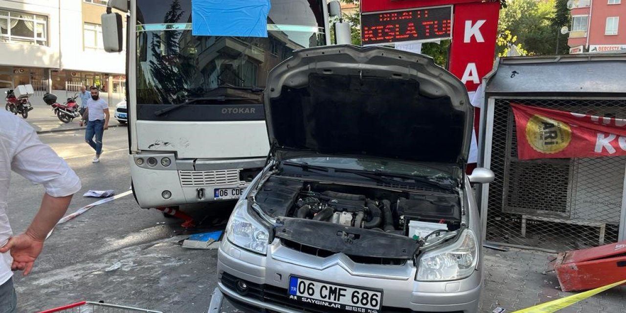 Ankara’da freni boşalan servis aracı 3 otomobile çarptı: 2 yaralı