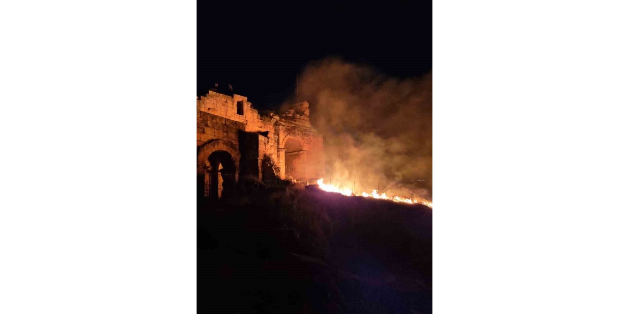 Tarihi antik kentte korkutan yangın