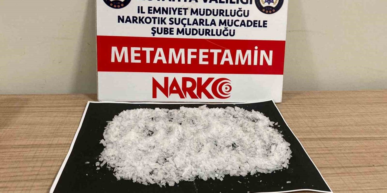 Kütahya’da durdurulan araçta uyuşturucu ele geçirildi