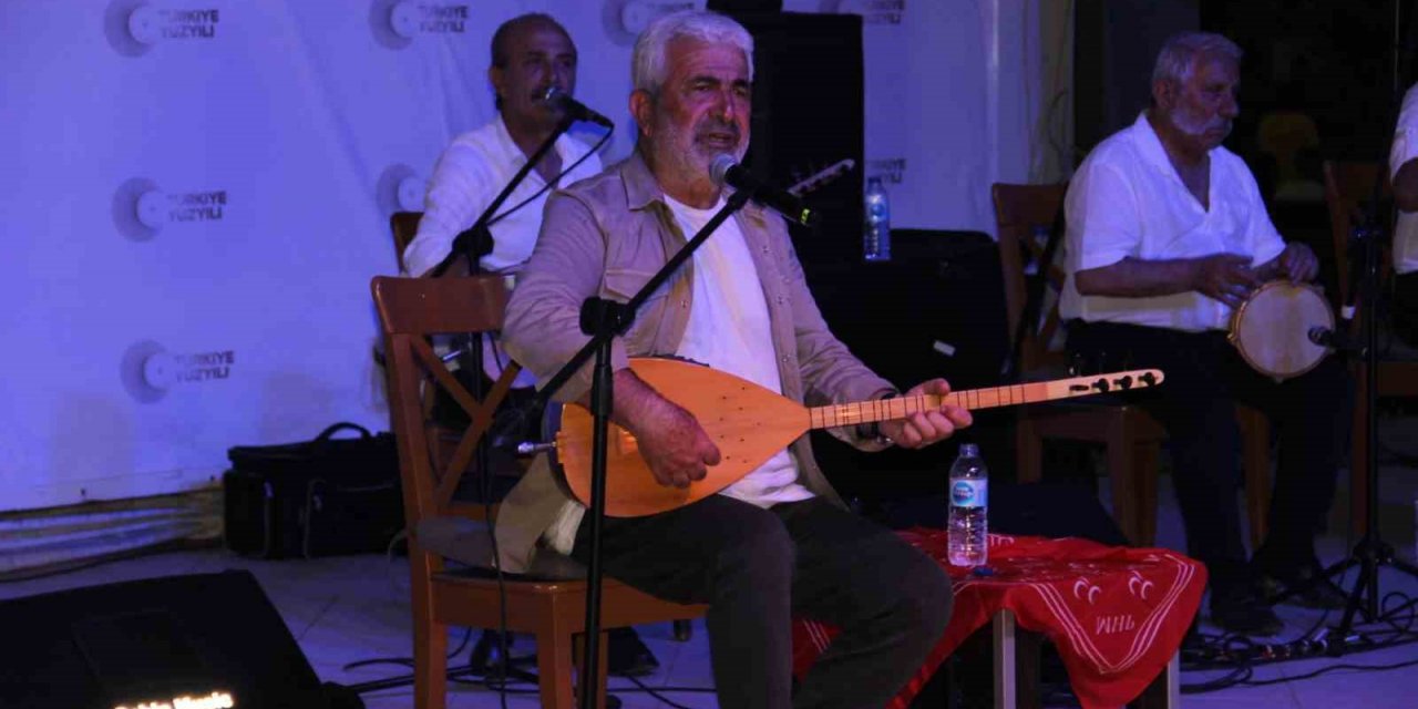 Halk Müziği sanatçısı Esat Kabaklı Çanlılarla buluştu