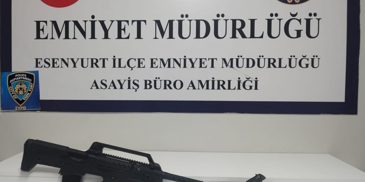 İstanbul’da dehşet anları kameraya yansıdı: Sokak ortasında av tüfeği ile kurşun yağdırdı