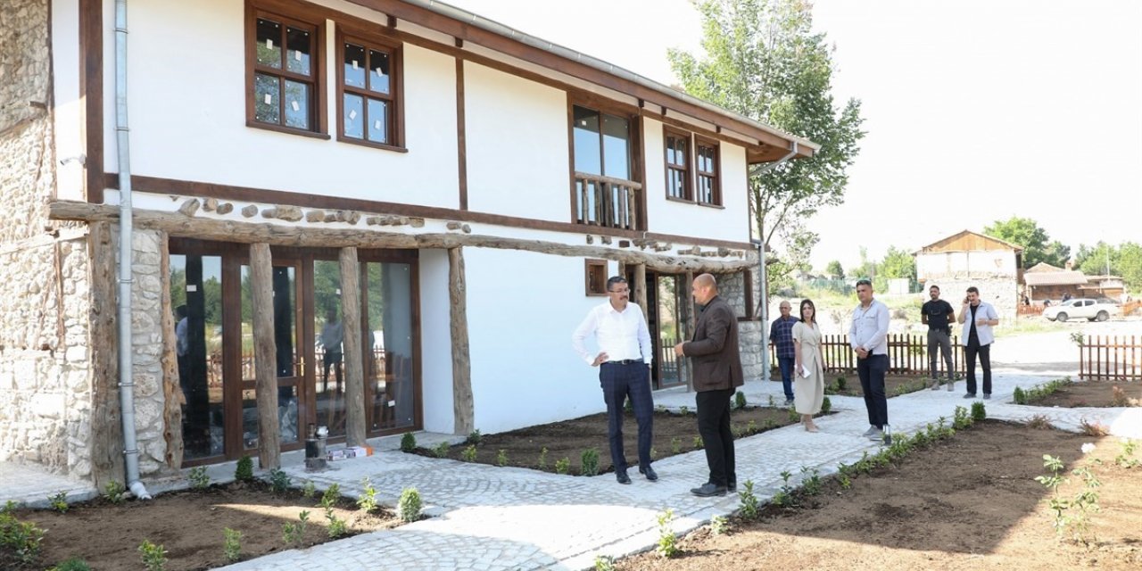 Aizanoi’deki tarihi konaklar kurtarıldı