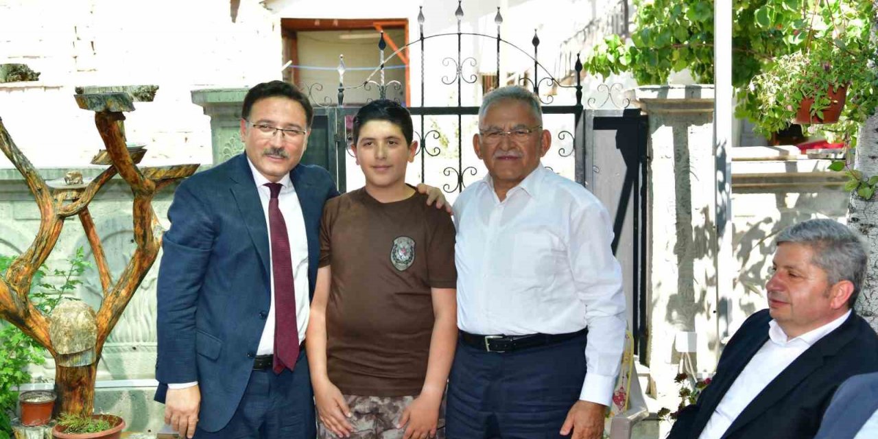 Vali Çiçek ve Başkan Büyükkılıç, 15 Temmuz Şehidi Cennet Yiğit’i kabri başında andı