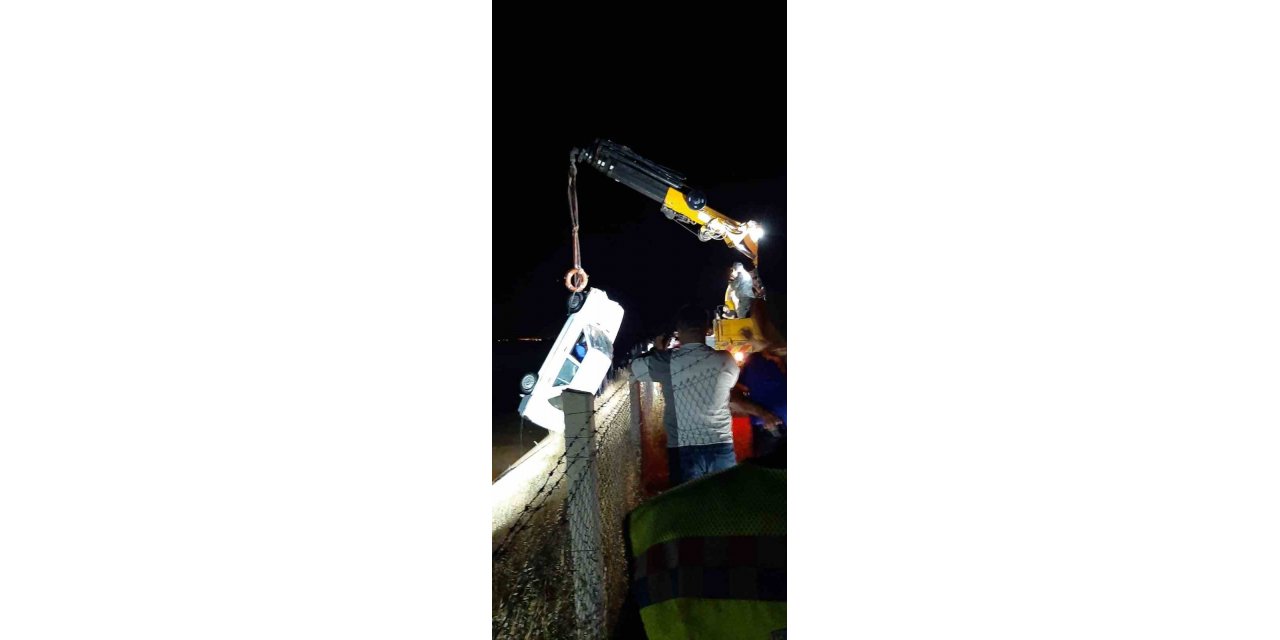 Sulama kanalına düşen araçtaki sürücünün cesedine ulaşıldı