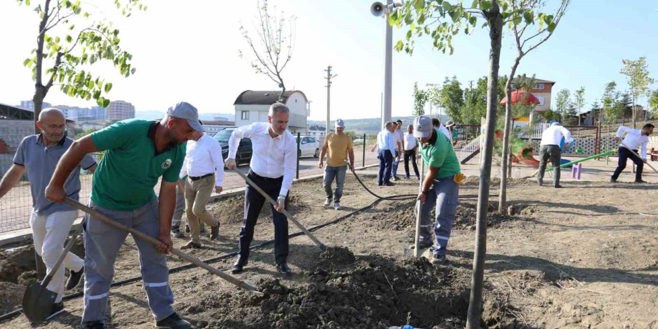 İnegöl’de 600 fidan 15 Temmuz şehitleri için dikildi