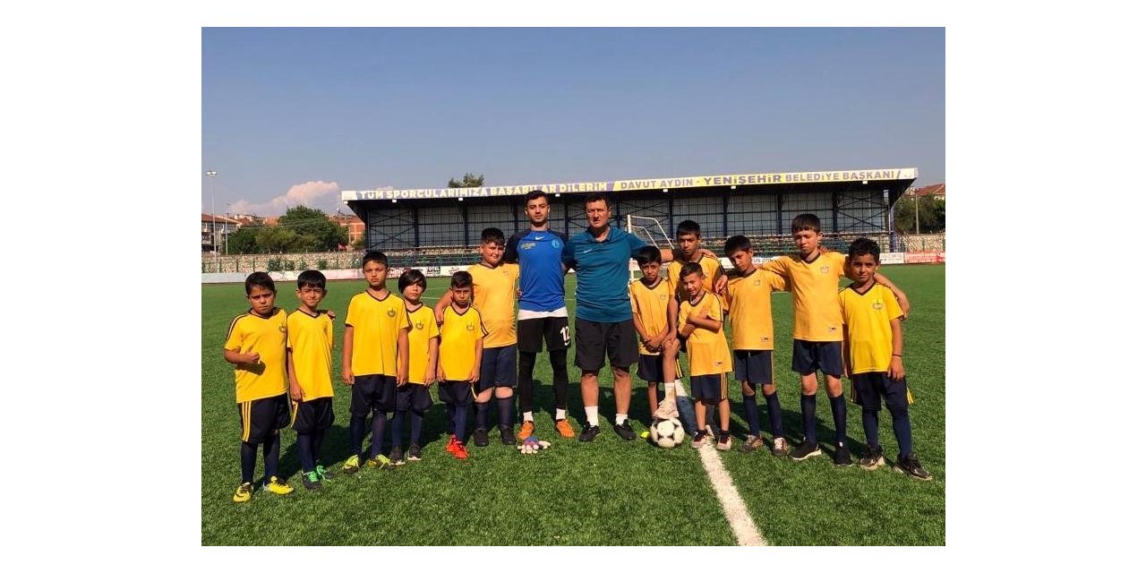 Kendisini keşfeden hocasına emanet