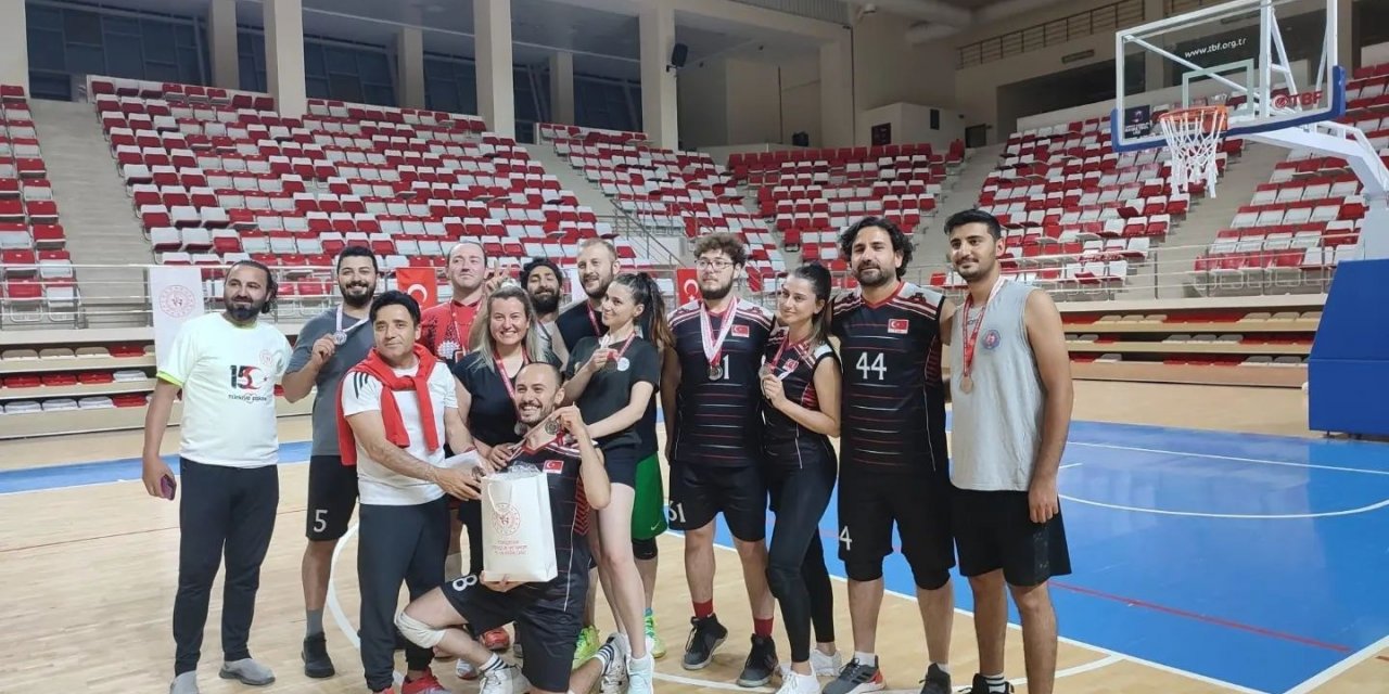 15 Temmuz Demokrasi ve Milli Birlik Günü anısına voleybol turnuvası