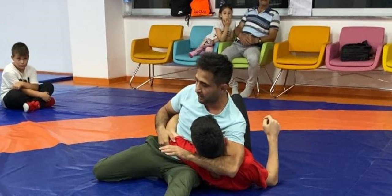Bozüyük Belediyesi’nden güreş kursu