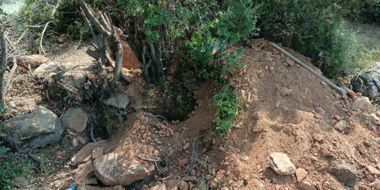 Kaçak kazı yaparken suçüstü yakalandılar