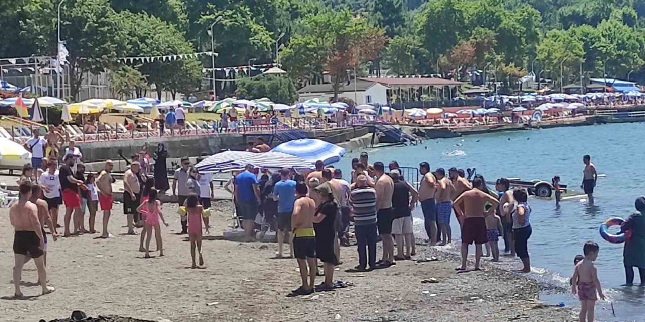 Plajda boğulma tehlikesi geçirdi