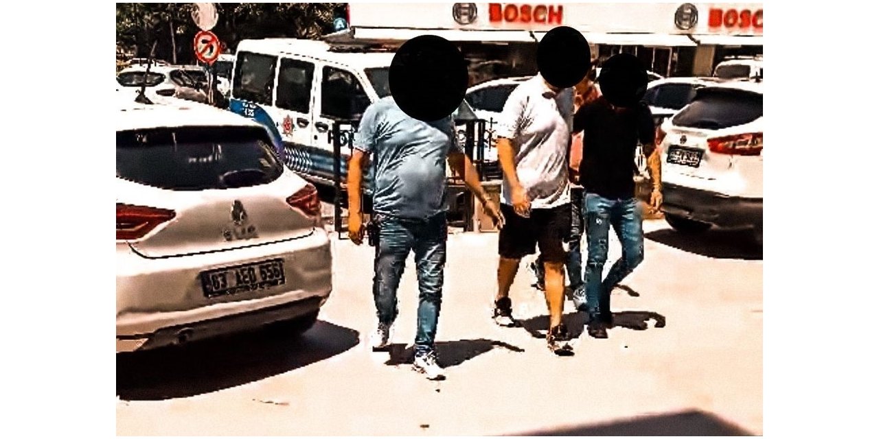 Kuşadası’nda aranan şahıslar polis ekiplerine takıldı