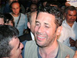 Hakan Albayrak kimi kastetti?