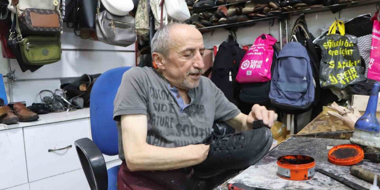 Ayakkabı tamircilerinde yoğunluk