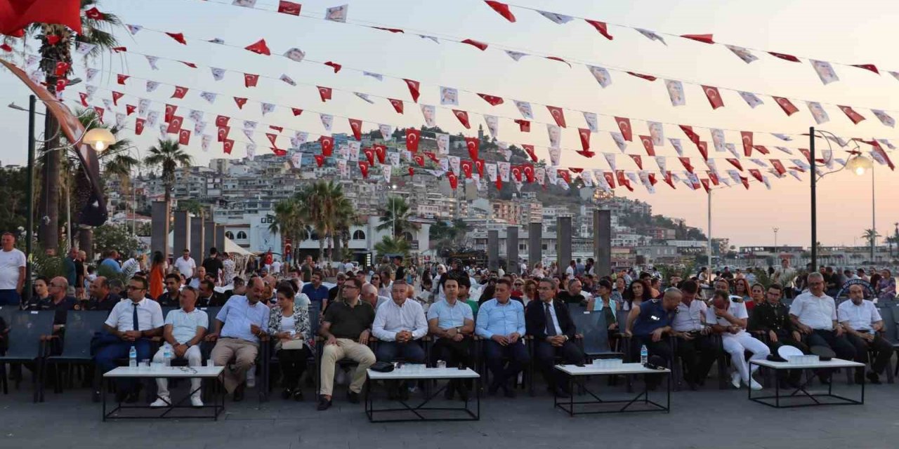 Kuşadası’nda 15 Temmuz şehitleri anıldı