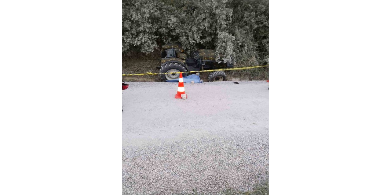 Akhisar’da traktör devrildi: Kadın yolcu hayatını kaybetti