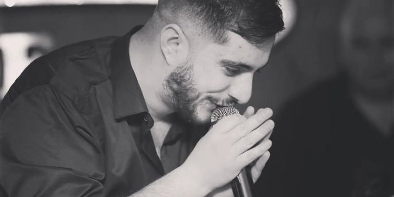 Genç şarkıcıya sahne çıkışı silahlı saldırı