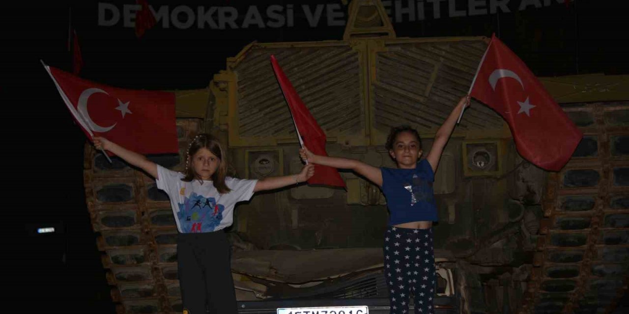 Sındırgı 15 Temmuz kortejinde buluştu