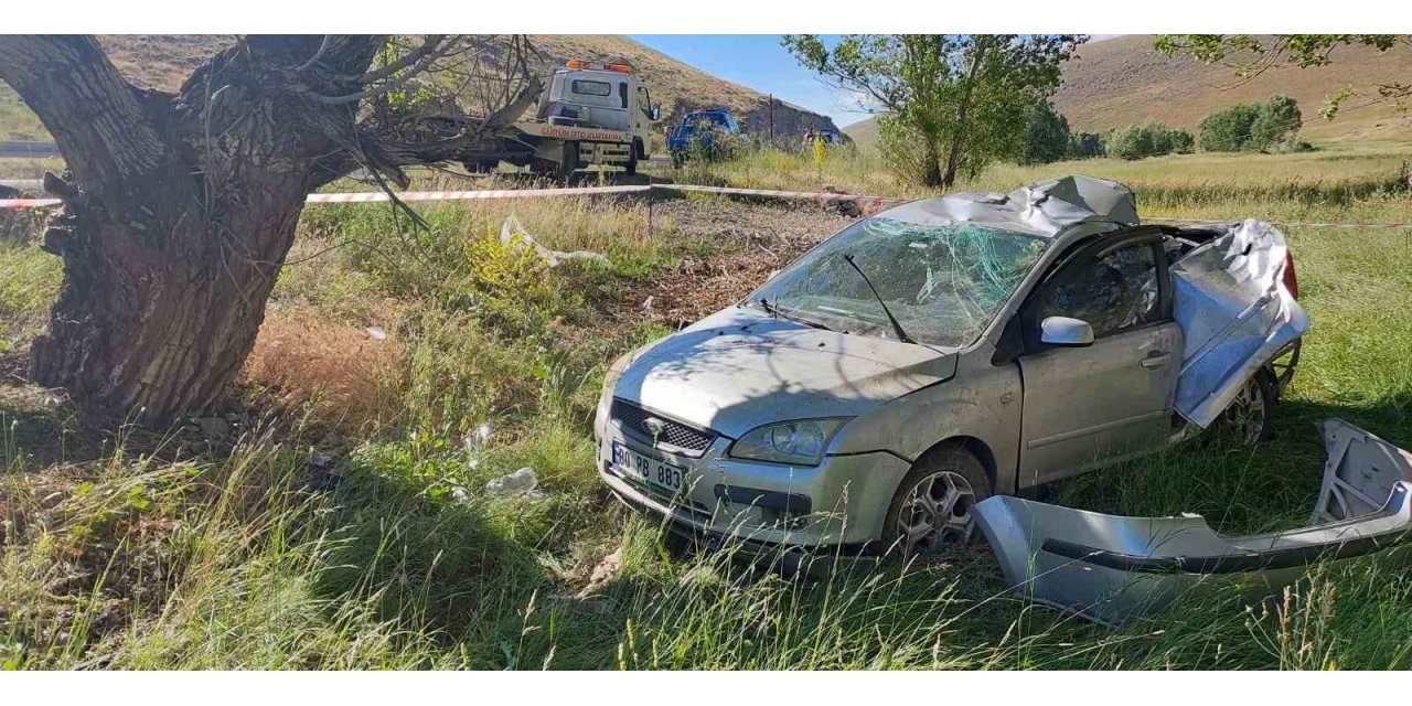 Trafik kazasında bebek hayatını kaybetti, aynı aileden 3 kişi ağır yaralandı