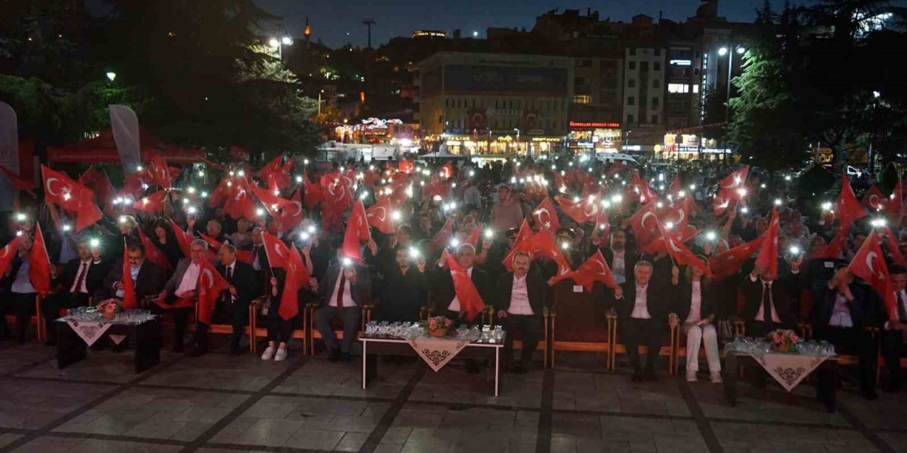 Hain darbe girişiminin 7’nci yılında yüzlerce vatandaş Kastamonu’da tek yürek oldu