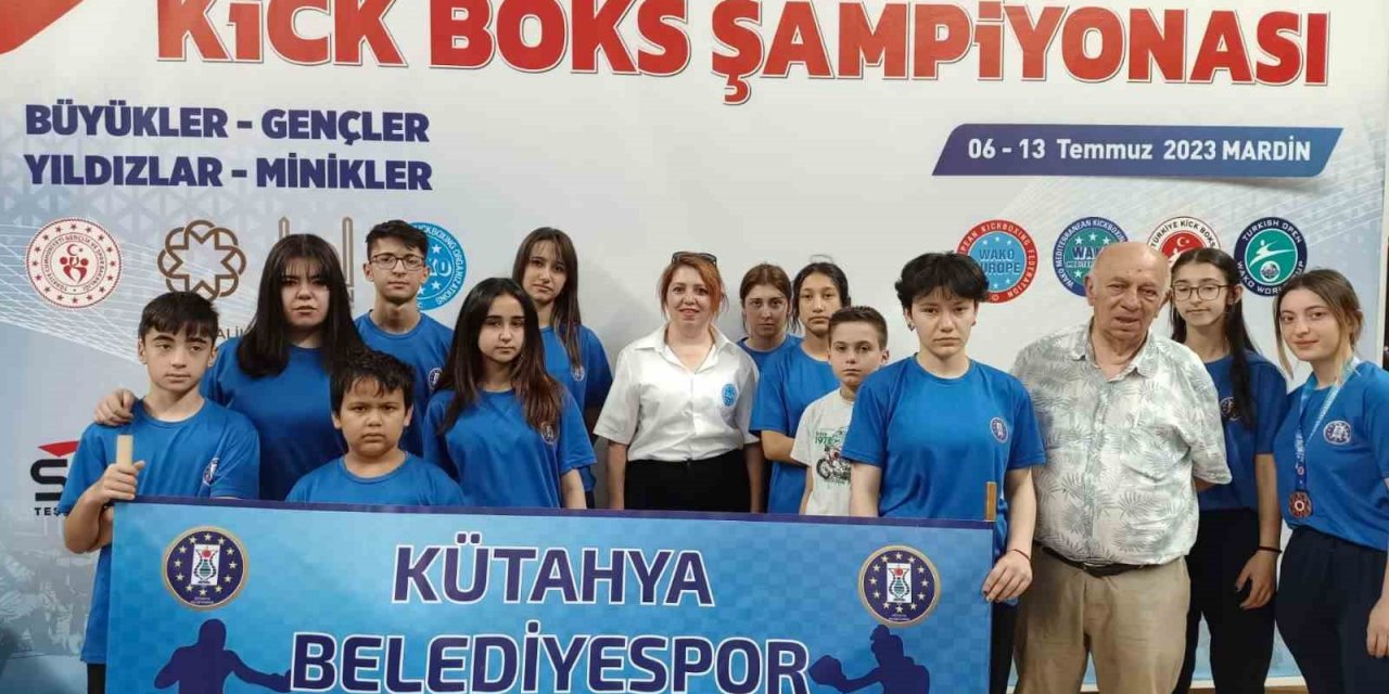 Kütahya Belediyespor Kick Boks takımından Türkiye derecesi