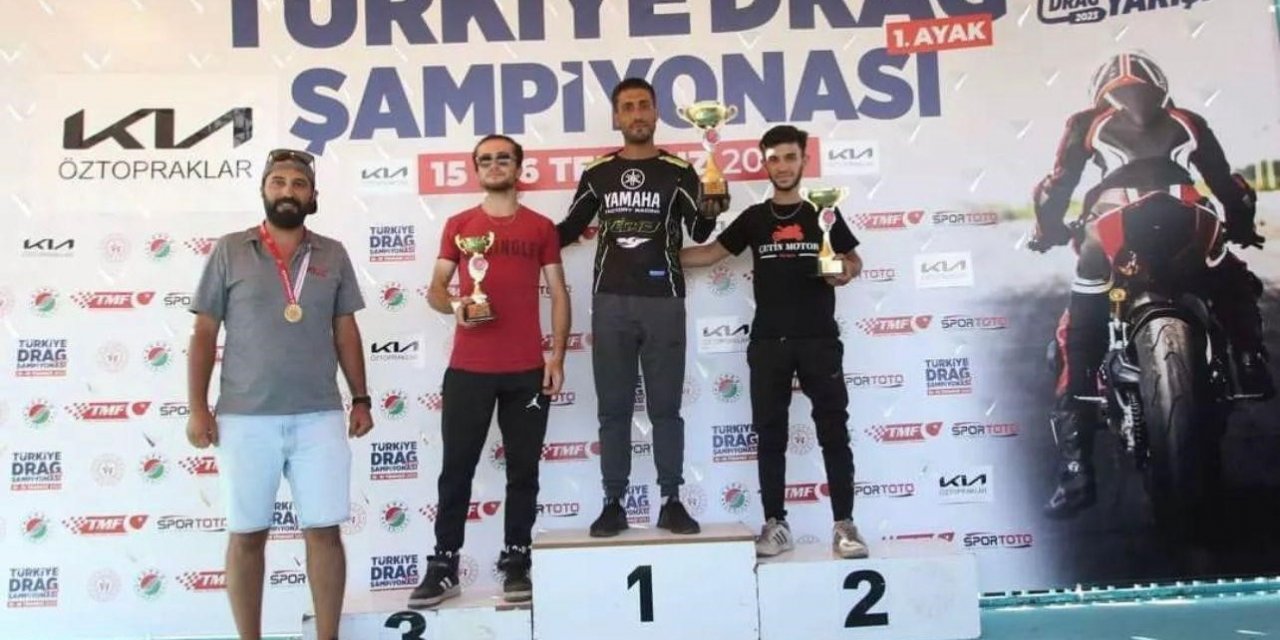 Kepez’de motodrag yarışları nefesleri kesti