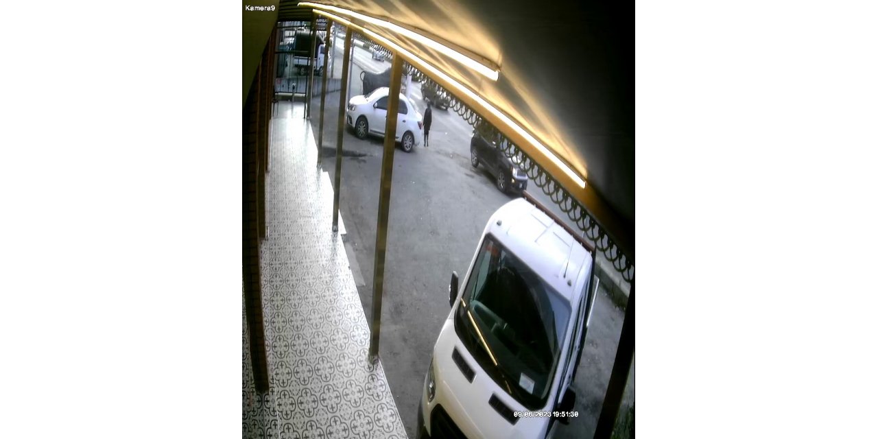 Geri manevra yaparken kadını ezdi, o anlar kameraya yansıdı