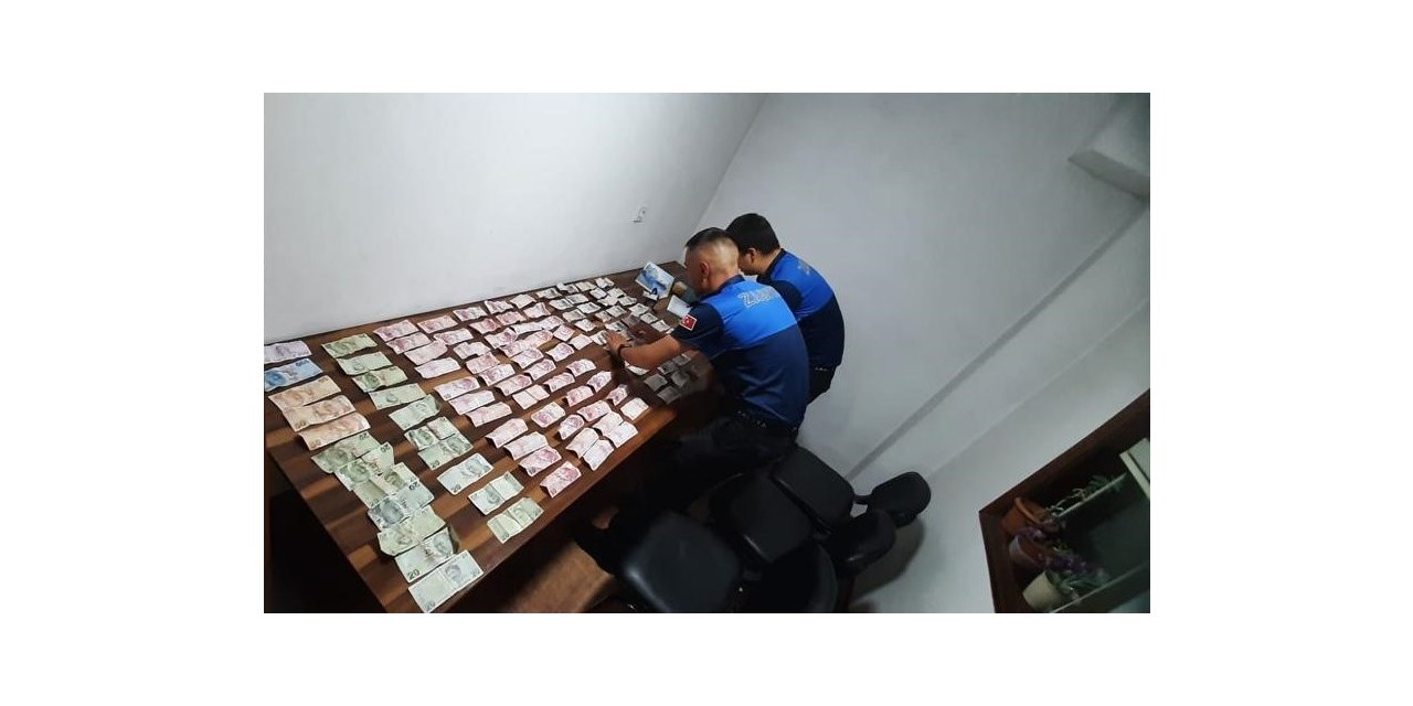 Engelli kartı ile dileniyordu, üzerinden bin 556 TL çıktı