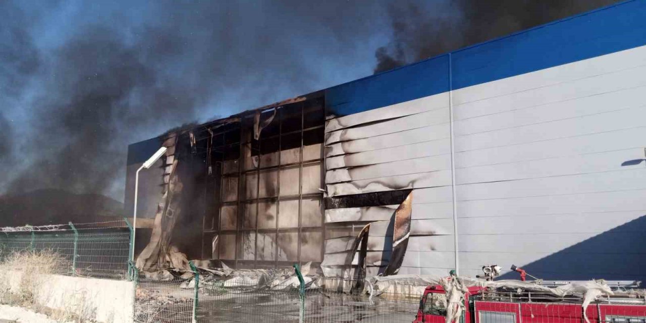 Muğla’da lojistik firmasına ait depoda yangın çıktı