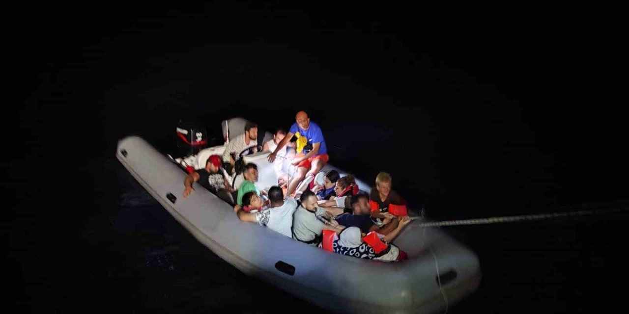 Marmaris’te 14 düzensiz göçmen kurtarıldı