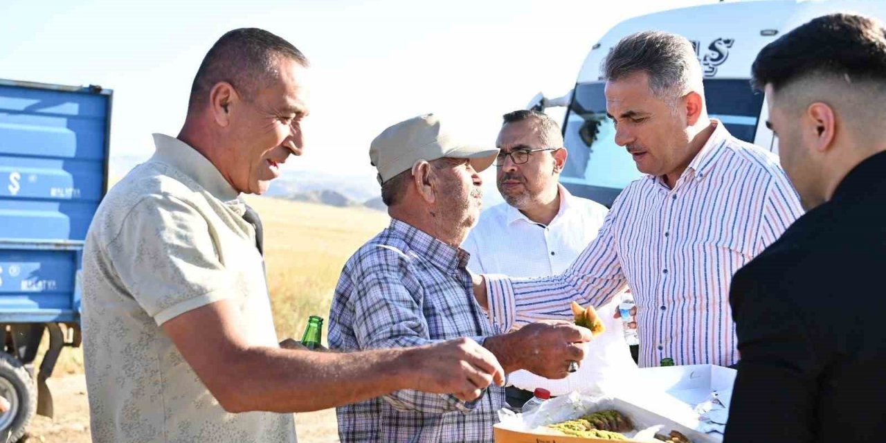 Mamak’ta yapılan hasat çiftçiyi mutlu etti