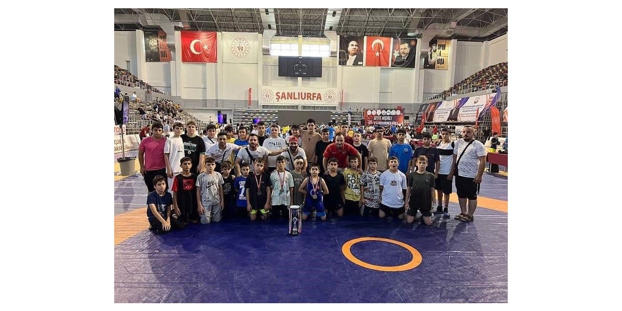 Orhanelili güreşçiler Türkiye’de 8’inci oldu