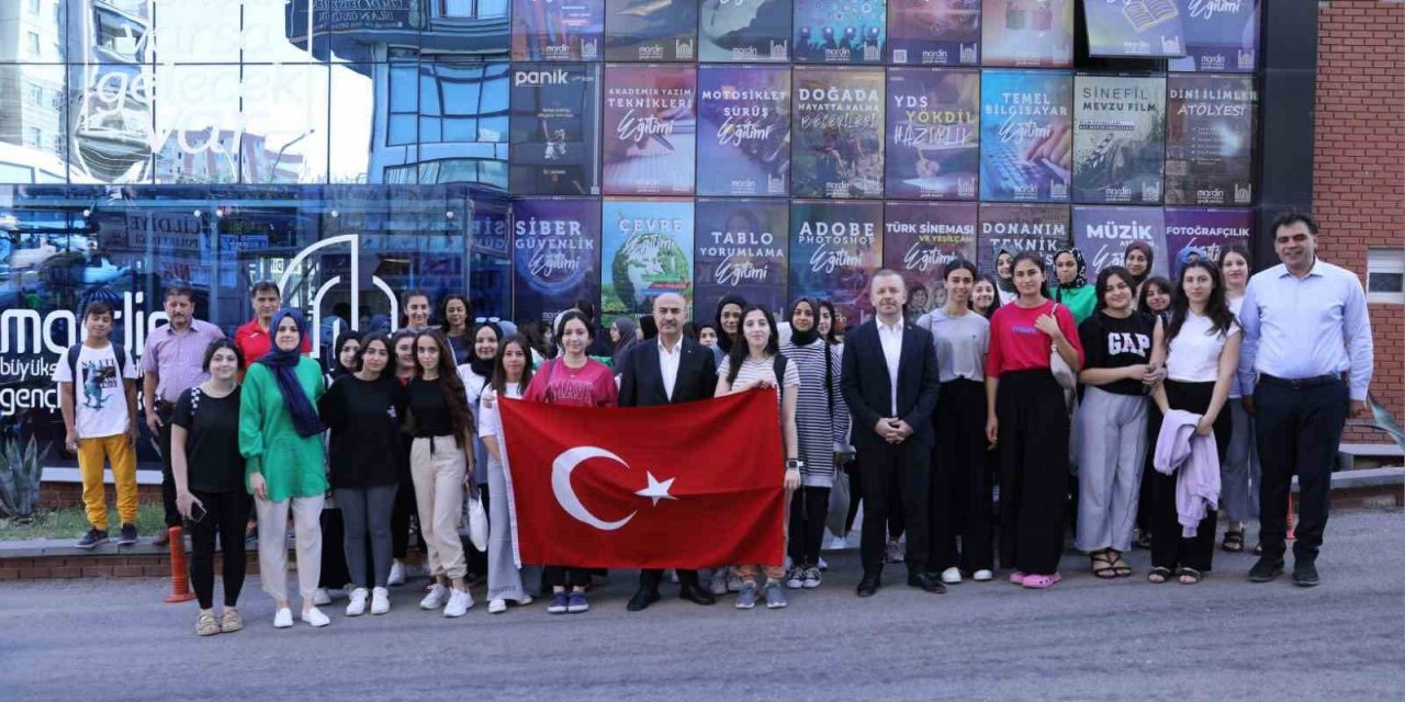 Mardin Valisi Demirtaş: “Gençlerimizin her zaman yanında olmaya devam edeceğiz”