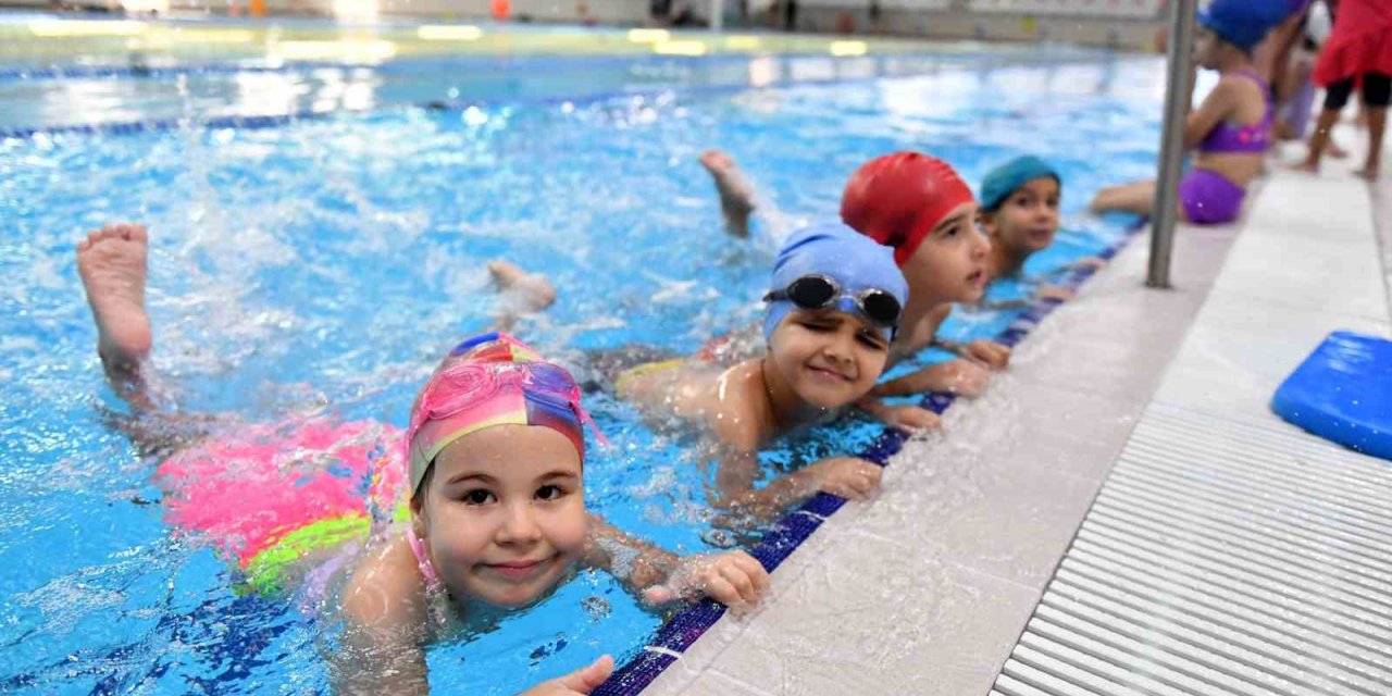 Muratpaşa’da yüzme bilmeyen çocuk kalmayacak