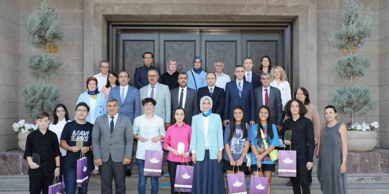 Vali Yiğitbaşı, LGS şampiyonlarını ağırladı