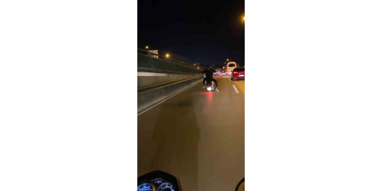 Trafikte tehlikeli yolculuk kamerada