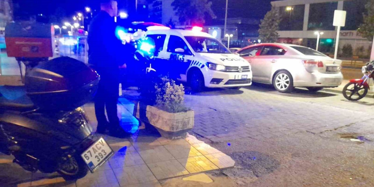 Motosiklet ile otomobil çarpıştı; 1 yaralı