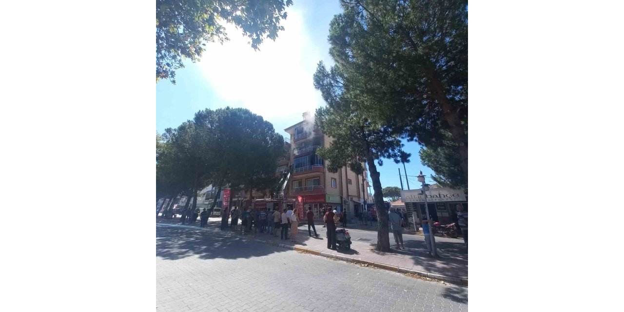 Alevler evi kullanılmaz hale getirdi