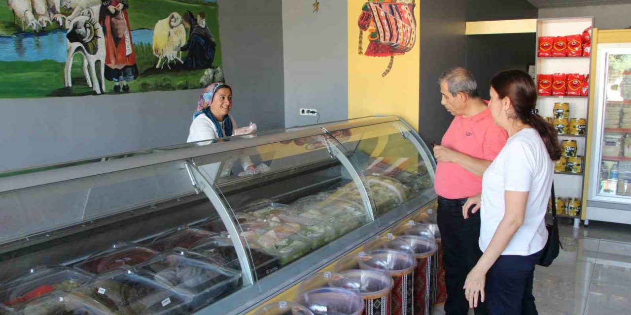 Yaylada ürettiği hayvansal ürünleri Türkiye’nin dört bir yanına satıyor