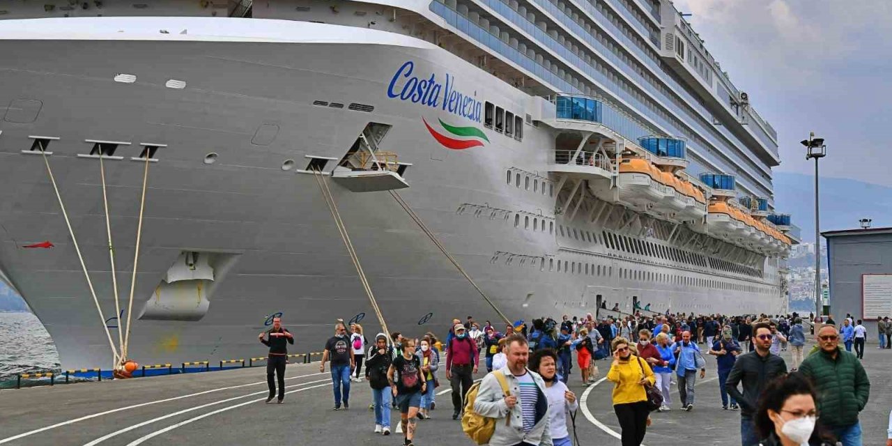 İzmir, turizmde tüm zamanların rekorunu kırdı