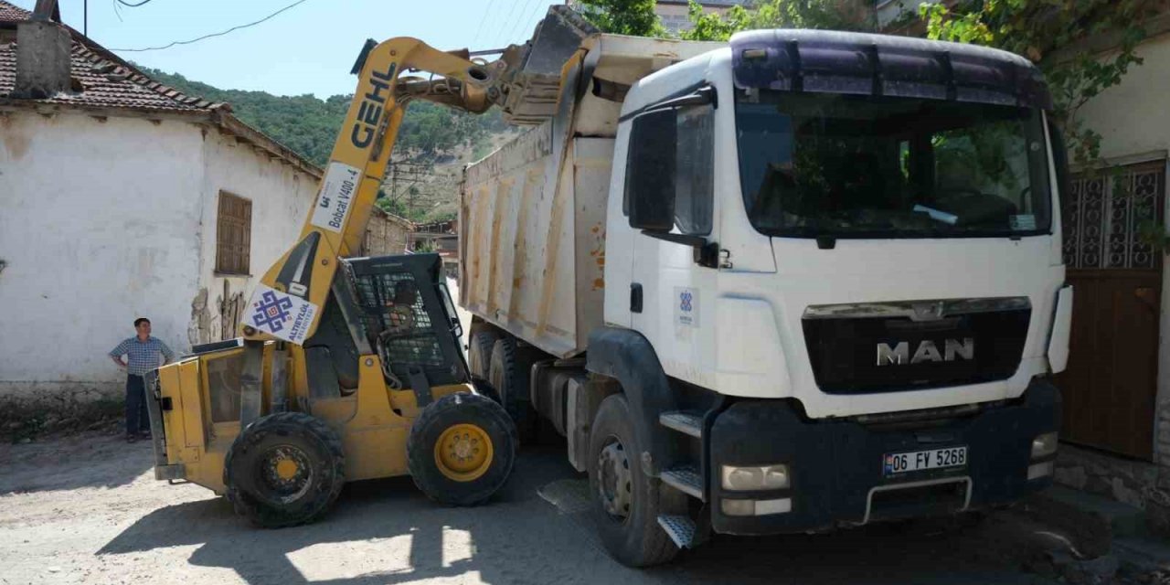 Altıeylül Belediyesi hizmet için sahada