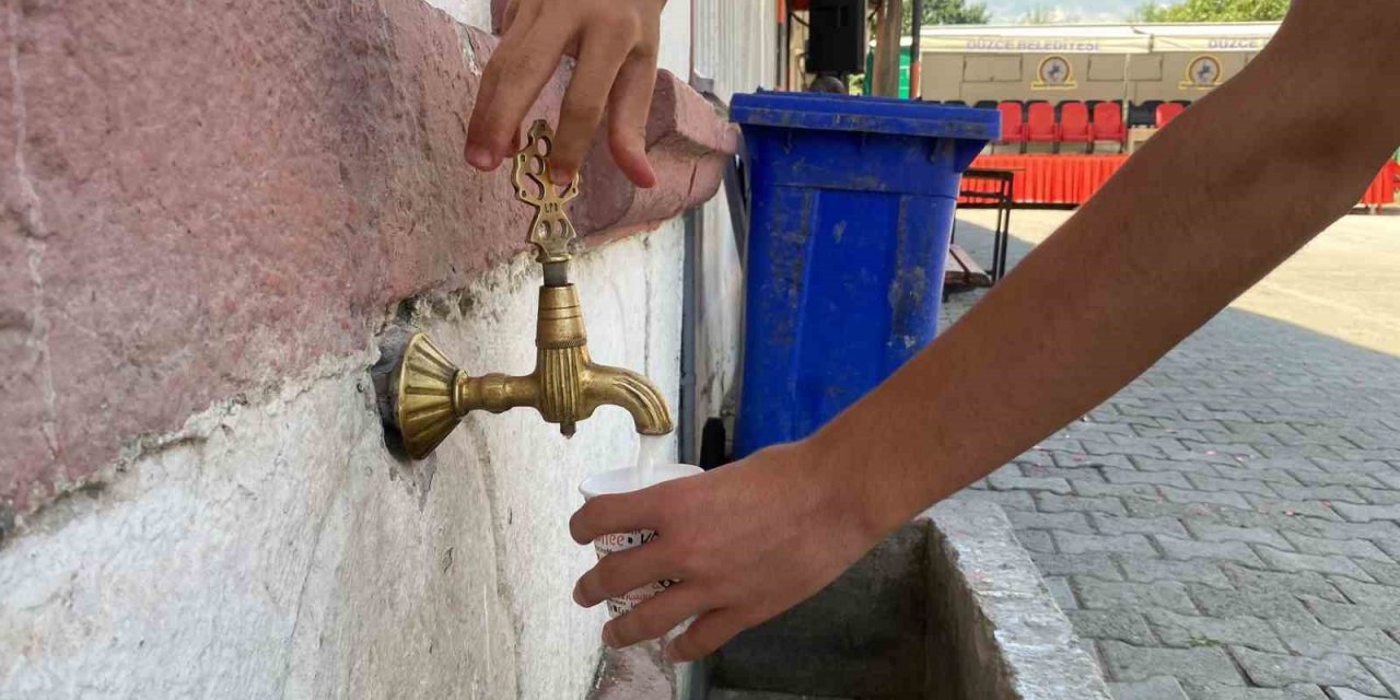 Çeşmeden su yerine ayran aktı