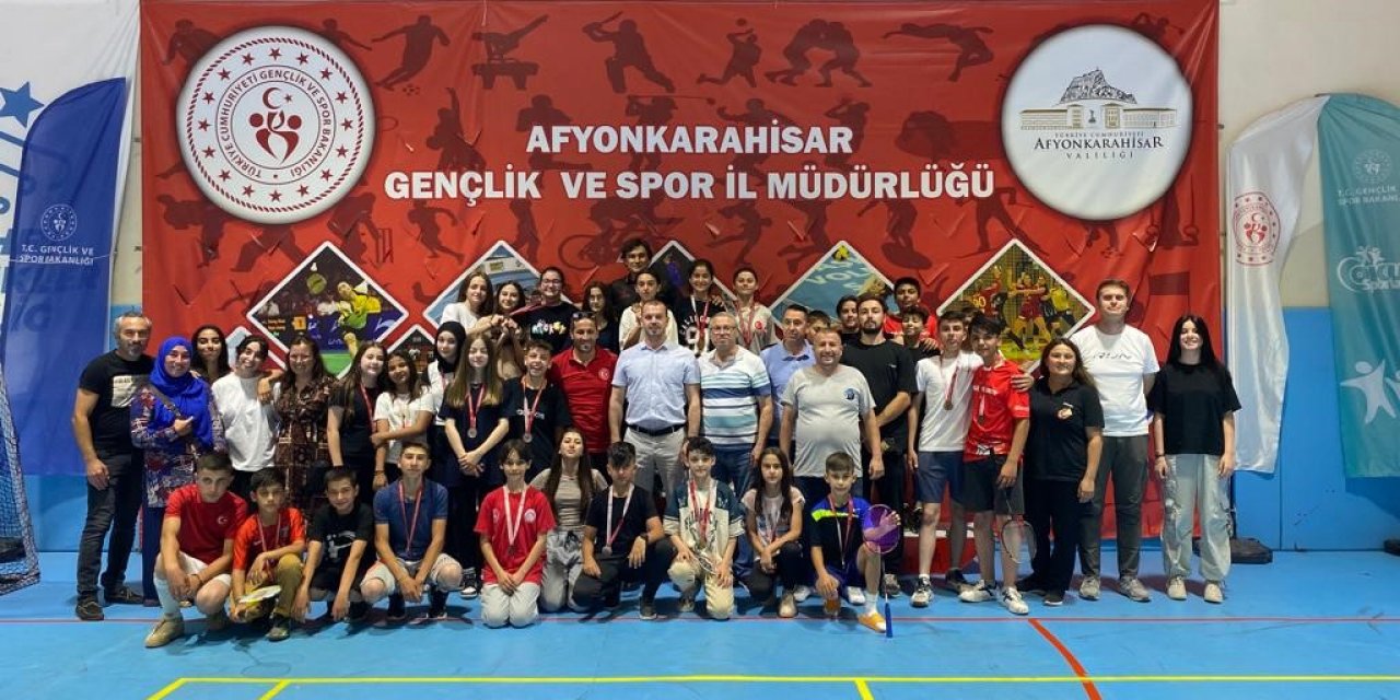 15 Temmuz Şehitleri anısına badminton turnuvası düzenlendi