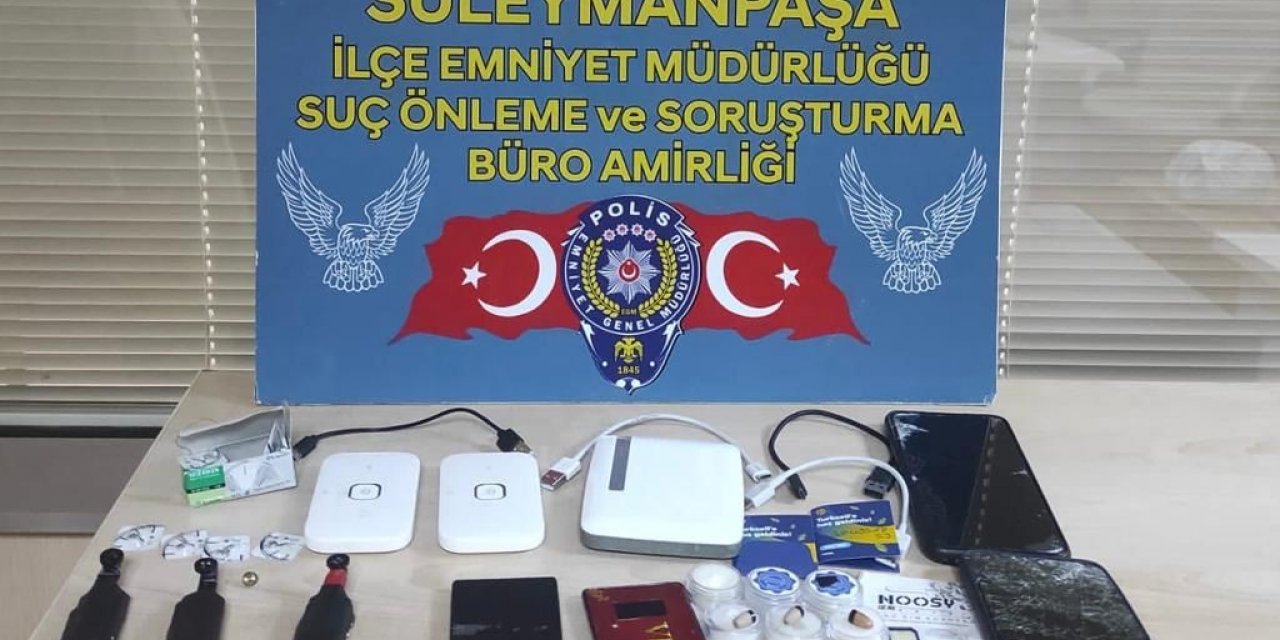 Tekirdağ’da ehliyet sınavı için kamera ve mikrofonlu düzenek kuran kopyacılar yakalandı