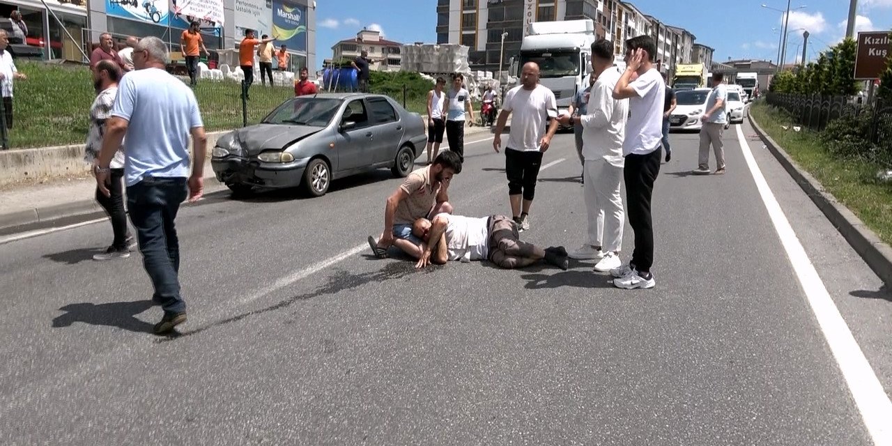 Otomobilin çarptığı motosiklet sürücüsü ağır yaralandı