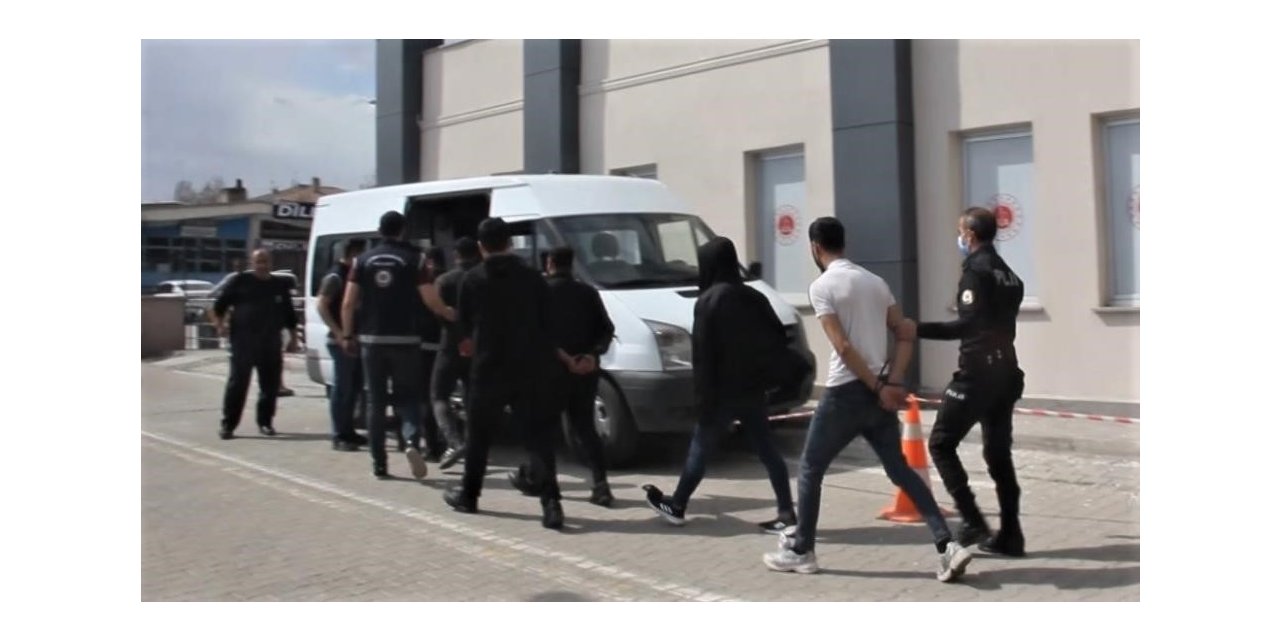 Erzincan’da çeşitli suçlardan aranan 27 kişi yakalandı, 3 kişi gözaltına alındı