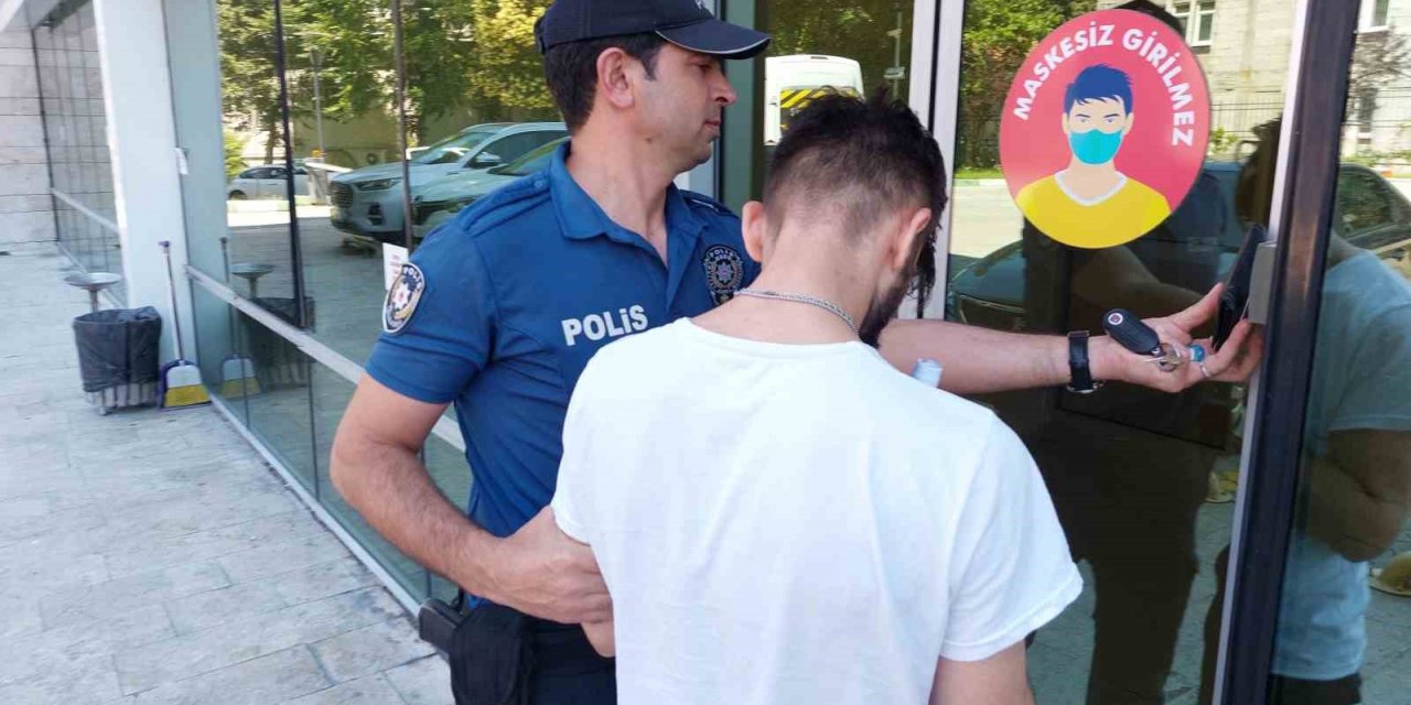 Arkadaşının cep telefonunu gasp ettiği iddiasıyla tutuklandı