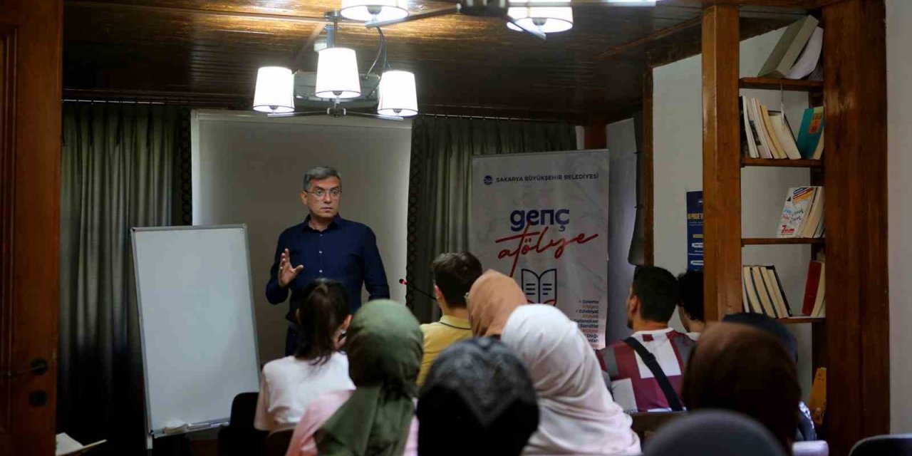 ‘Genç Atölye’de, Türkiye’nin 200 yıllık tarihi konuşuldu