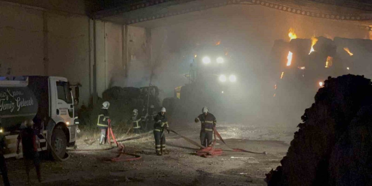 Tekstil fabrikasının pamuk deposu yandı